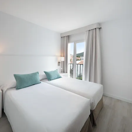 Apartahotel La Pérgola 4*
