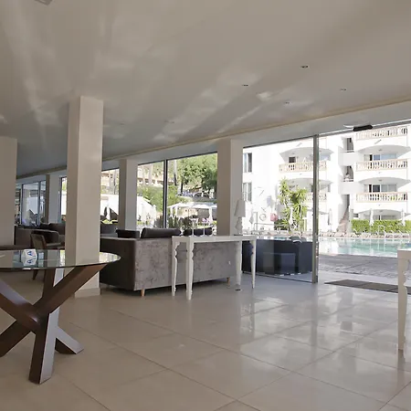 Apartahotel La Pérgola 4*